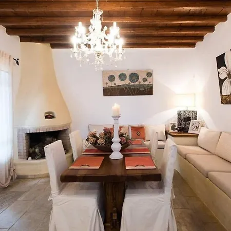 With Amazing Balcony View Of Mykonos Agios Sostis (Mykonos)
